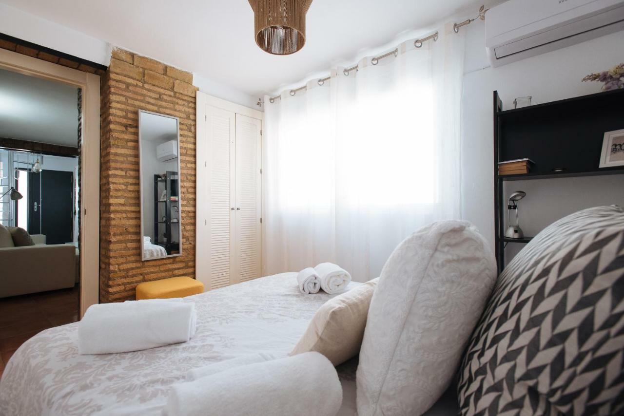 Cozy Attic With Terrace- 1Bd 1Bth- San Vicente Apartman Sevilla Kültér fotó