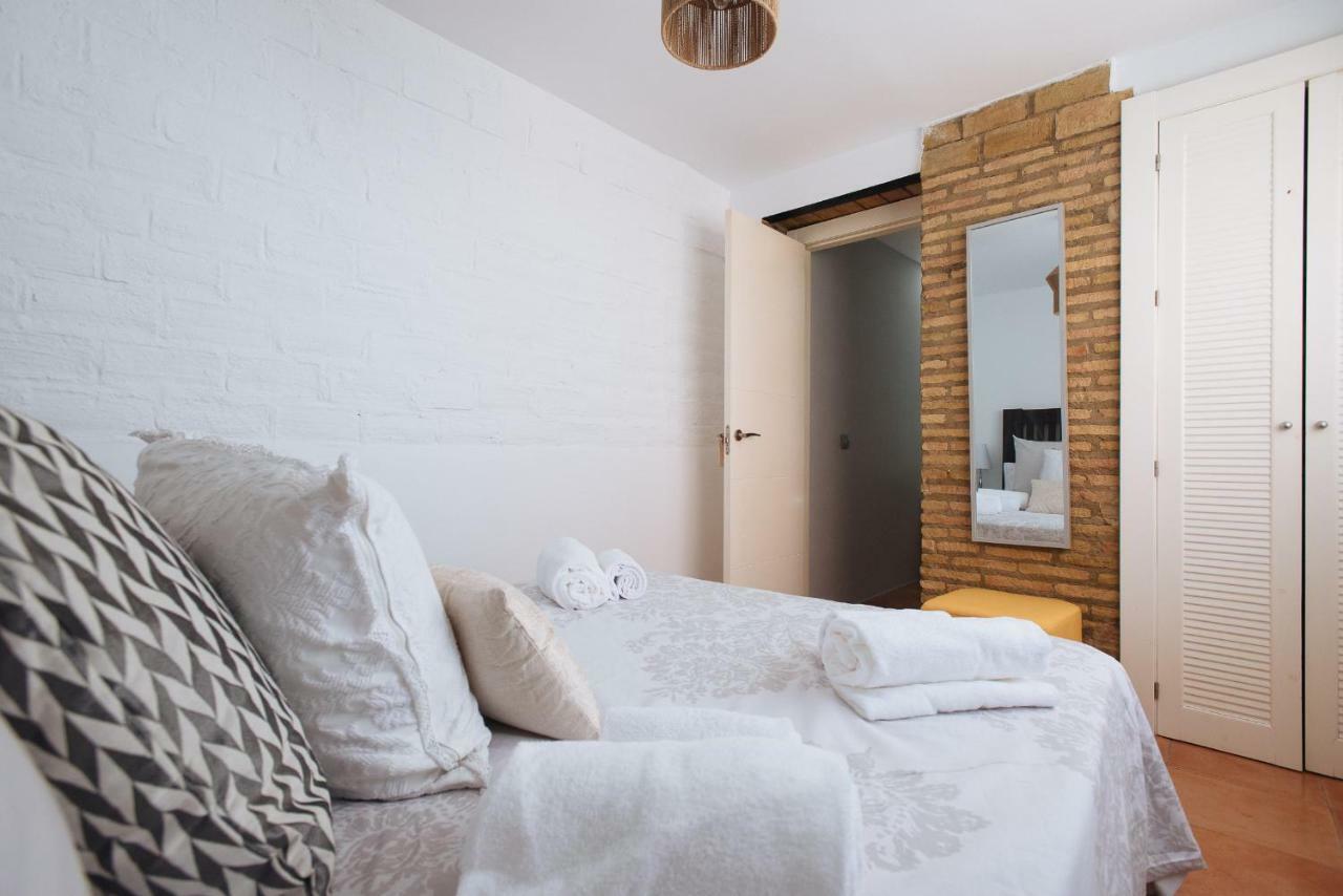 Cozy Attic With Terrace- 1Bd 1Bth- San Vicente Apartman Sevilla Kültér fotó